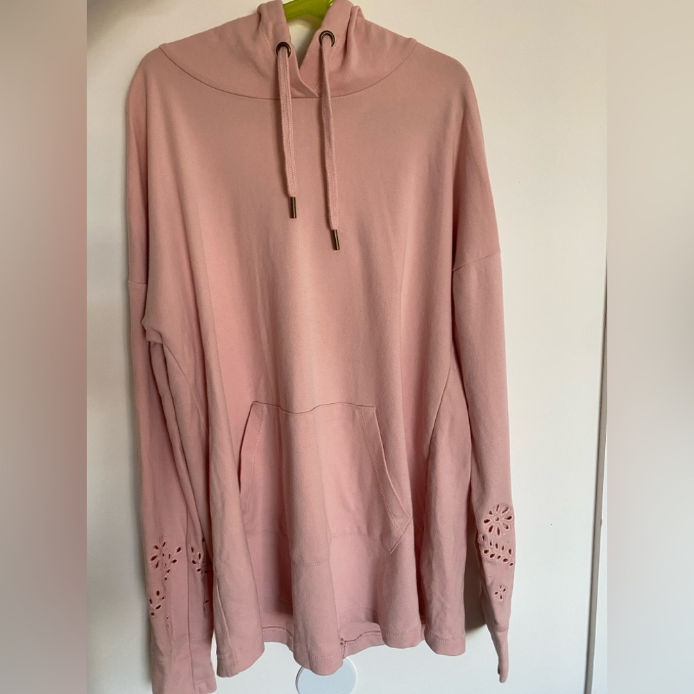 A pea in the pod maternity sweater like new